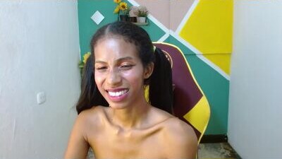 mara_summer public webcam profile photo 10