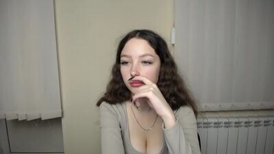 margodeis_ public webcam profile photo 2