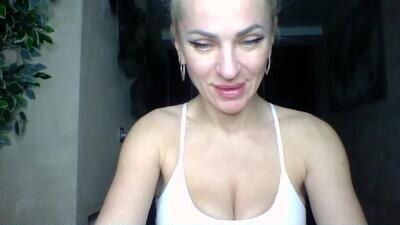 marianna1977 public webcam profile photo 3