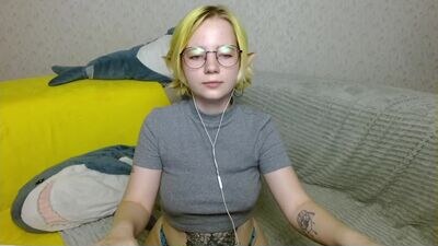 mariel_a_gold public webcam profile photo 2