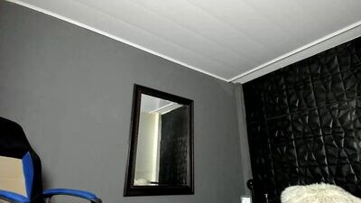 mark_broown public webcam profile photo 4