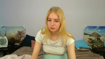 marthastoyn public webcam profile photo 4