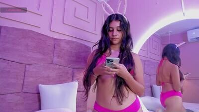 martina_petite2 public webcam profile photo 3