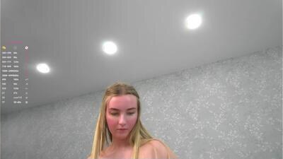 mary_laand public webcam profile photo 4