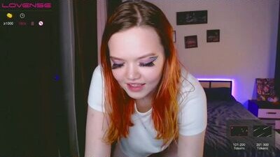 mary_lunar public webcam profile photo 5