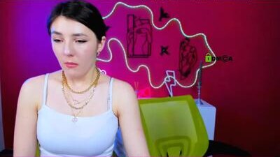 mary_skiny public webcam profile photo 10