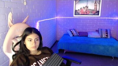 masha_tay public webcam profile photo 5