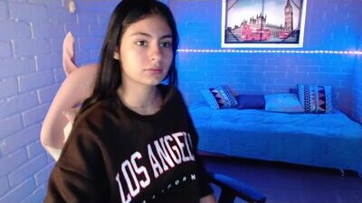 masha_tay public webcam profile photo 7