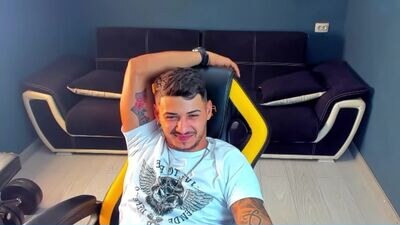 masterchris12 public webcam profile photo 4