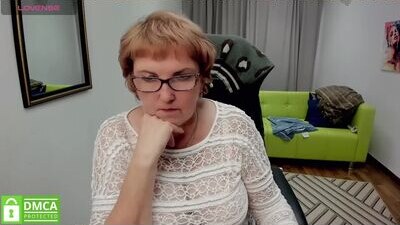 mature_blonde7 public webcam profile photo 7