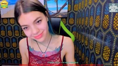 maura_shy public webcam profile photo 3
