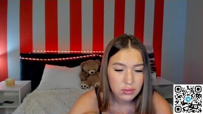 mavis_willis public webcam profile photo 5
