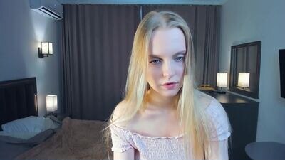 may_wow public webcam profile photo 2