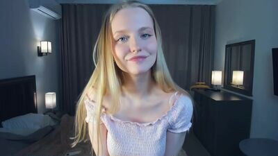 may_wow public webcam profile photo 3