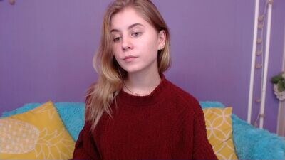 maya_fold public webcam profile photo 2