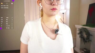maybellebyone public webcam profile photo 3