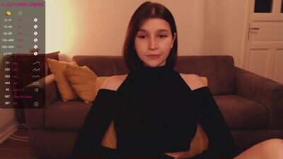 maye_maye public webcam profile photo 2