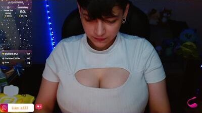 maylyy_kan public webcam profile photo 6