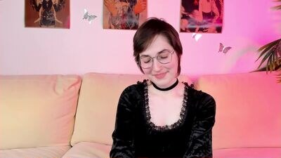 me1kosakine public webcam profile photo 2