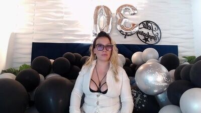 megan_holt6 public webcam profile photo 2