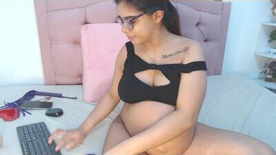 melanieportman_ public webcam profile photo 8