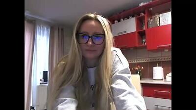 melly_rosey public webcam profile photo 3