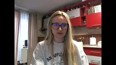 melly_rosey public webcam profile photo 7
