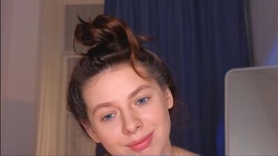 melodykey_x public webcam profile photo 2