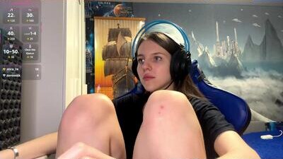 melonygriffen public webcam profile photo 8