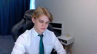 meow_mickey public webcam profile photo 8