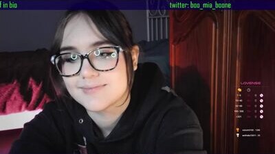 mia_boone public webcam profile photo 8