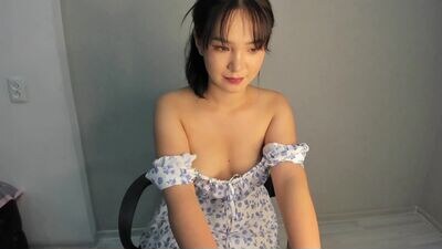 mia_kia public webcam profile photo 4