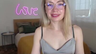 mia_luxx92 public webcam profile photo 2