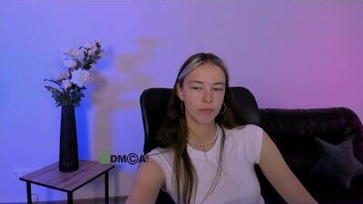 mia_mooon_ public webcam profile photo 10