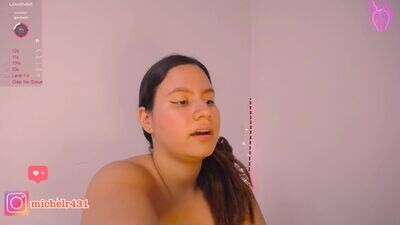 mia_reys public webcam profile photo 3