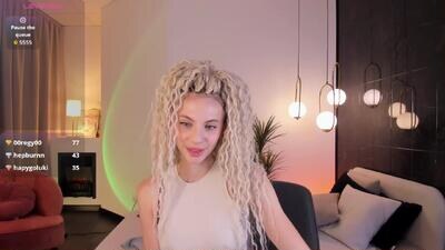 mia_silk public webcam profile photo 3