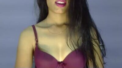 mia_your public webcam profile photo 2