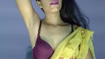 mia_your public webcam profile photo 3