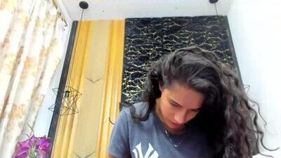 miacours public webcam profile photo 5