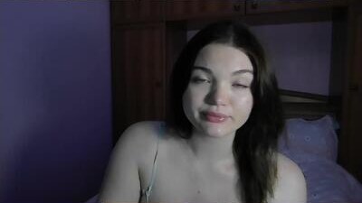 miacreami public webcam profile photo 10