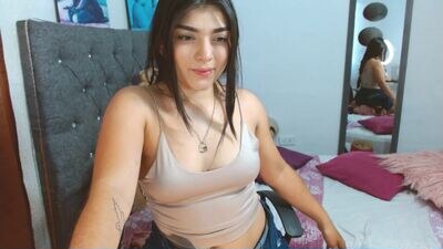 miadavis_ public webcam profile photo 3
