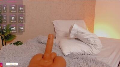 miah_luv public webcam profile photo 7