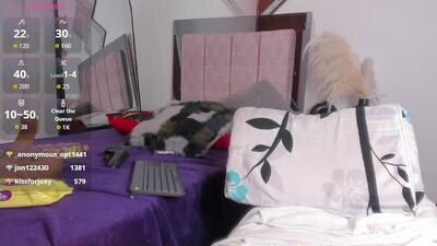 miapearls_ public webcam profile photo 4