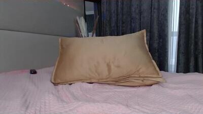 miarie public webcam profile photo 9