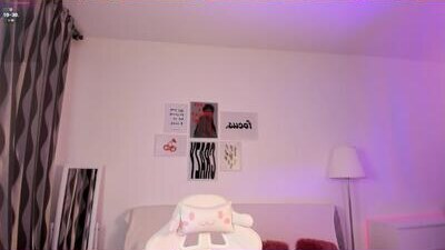 miavixxenn public webcam profile photo 10