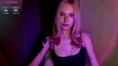 michellevelour public webcam profile photo 2