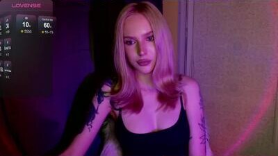 michellevelour public webcam profile photo 5