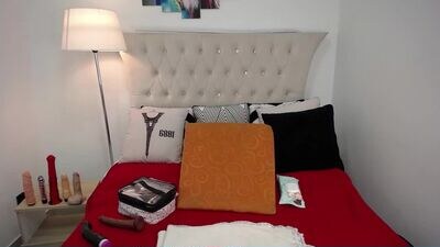 michelmomet public webcam profile photo 3