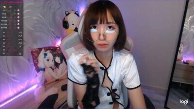 micu_ko public webcam profile photo 5