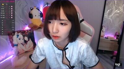 micu_ko public webcam profile photo 6